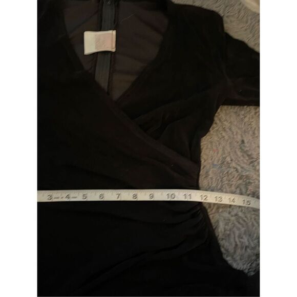 Tadashi wrap front‎ ruched side mini dress with long sleeves size 4 - Picture 6 of 9